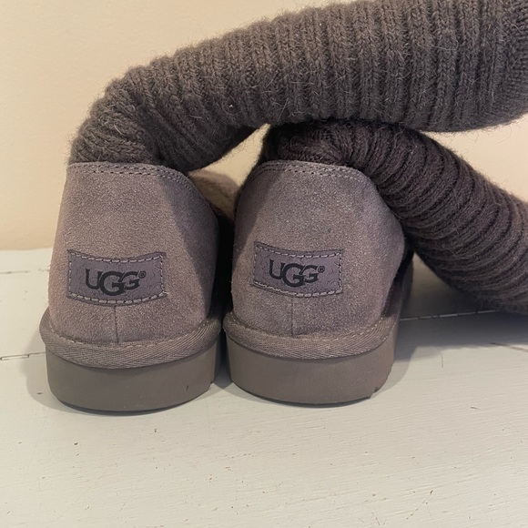 Gray Knit UGGs NWOT Size 8 - Picture 3 of 4